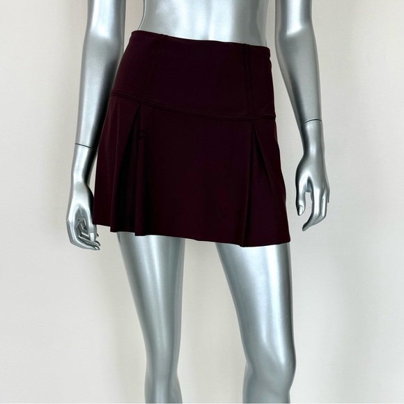 lululemon athletica Dresses & Skirts - Lululemon Athletica burgundy short skirt size 4 US
